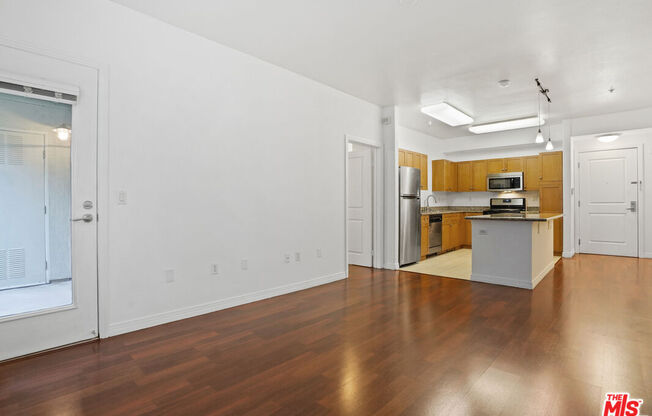 2 beds, 2 baths, 1,042 sqft, $3,100, Unit 115