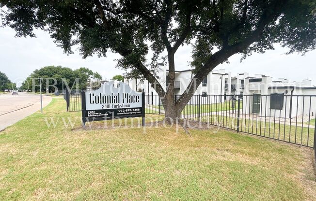 Colonial Apartments, Unit 106 - Downstairs 2 Bedroom, 2 Bathroom Apartment in Ennis, TX!