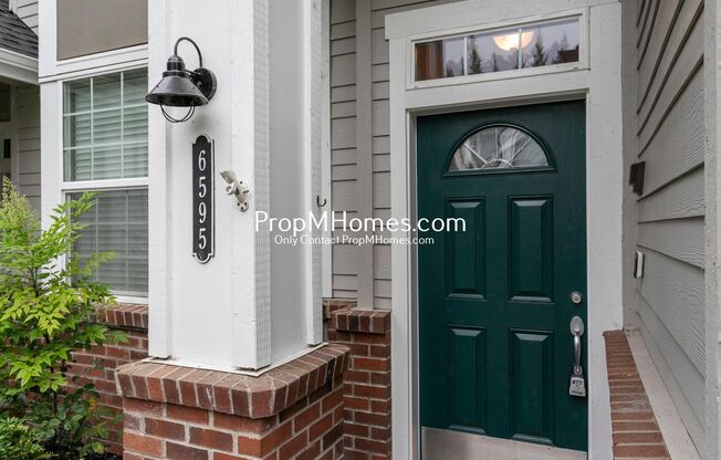 Gracious 3 Bedroom Townhome in West Linn!