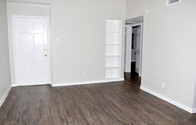 1 bed, 1 bath, 640 sqft, $1,175, Unit 2554L