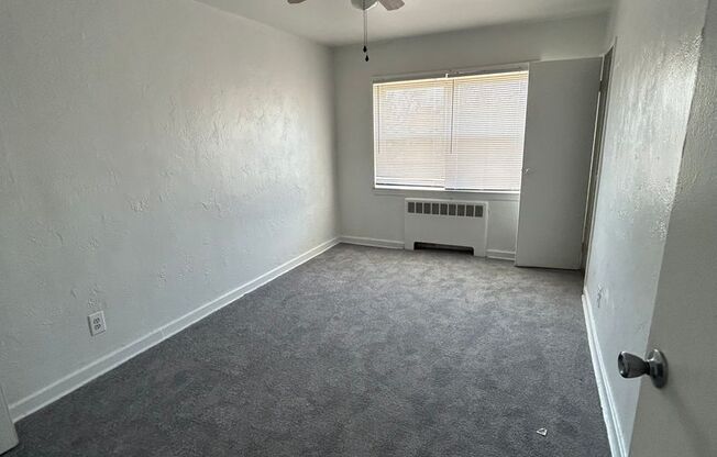 1 bed, 1 bath, 750 sqft, $1,295, Unit D-19