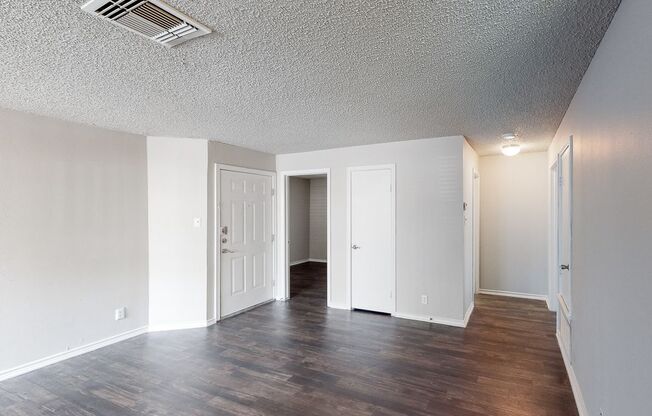 1 bed, 1 bath, 950 sqft, $919
