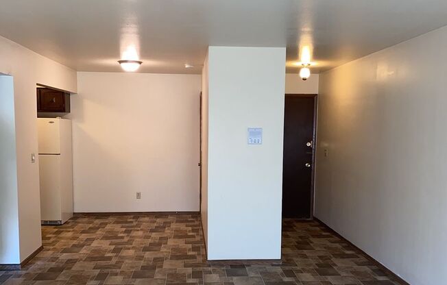 2801 CUSTER 1BR