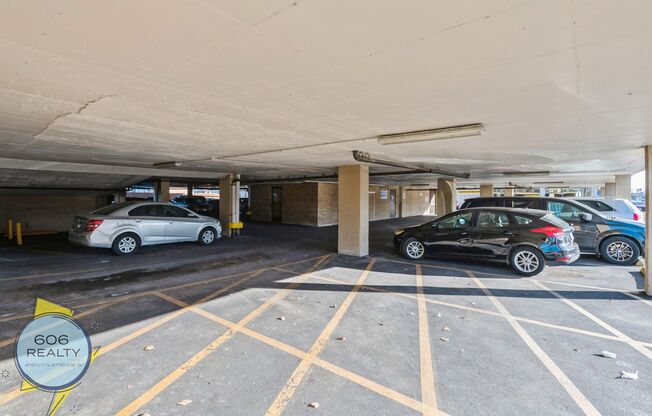 Studio, 1 bath, $1,300, Unit 4F