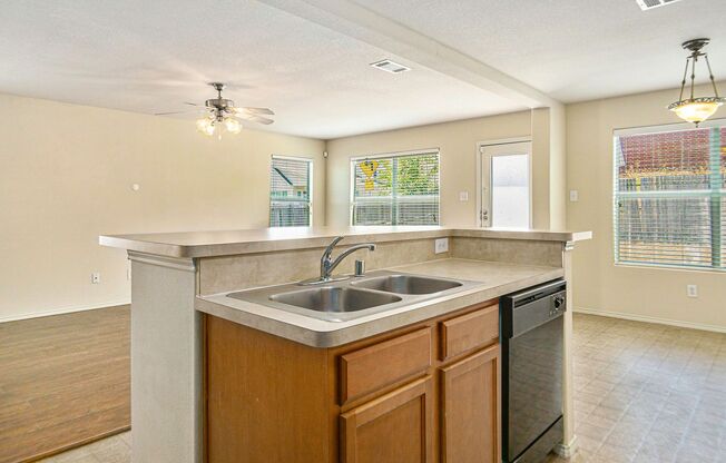3 beds, 2.5 baths, $1,950
