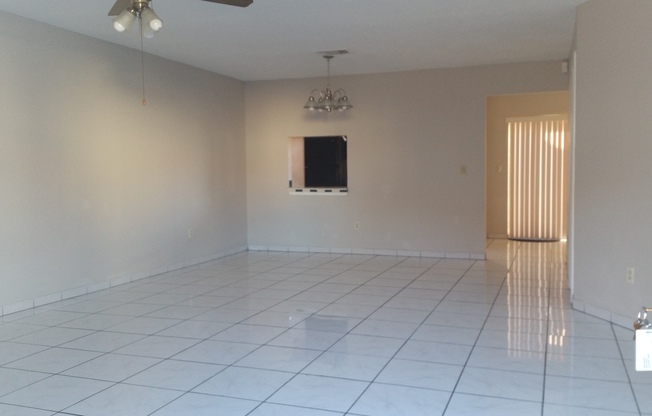 3 Bed 2.5 Bath Townhome | Gated Community with Poll | Washer Dryer Hook Ups | Section 8 Welcome