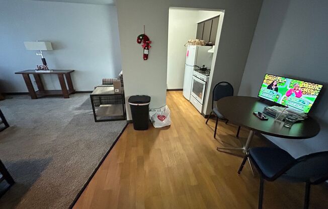 1 bed, 1 bath, $995, Unit 222