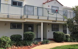 Available NOW! Adorable 2/2 located off of Curry Ford Rd @ Dockside at Ventura Condos w/ awesome pond view!