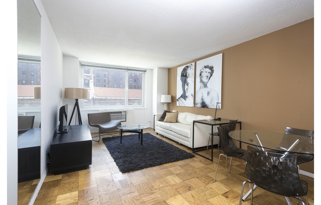 1 bed, 1 bath, $4,495, Unit 10E