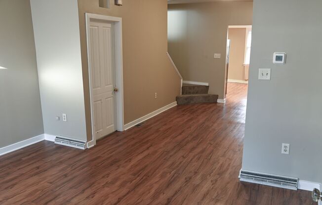 3 beds, 1 bath, $1,560