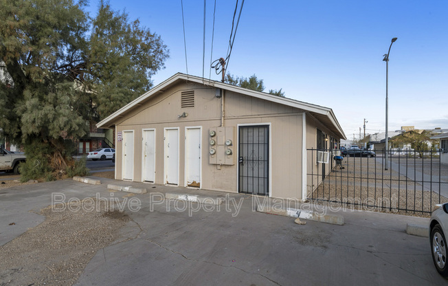 1501 E MONROE ST