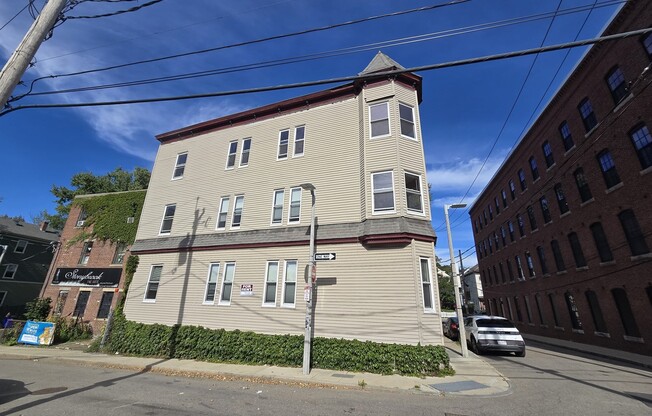 13 BISMARCK ST