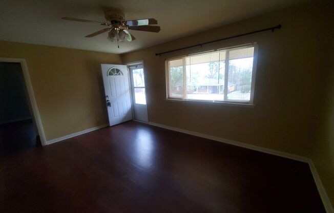 2 beds, 1 bath, $850