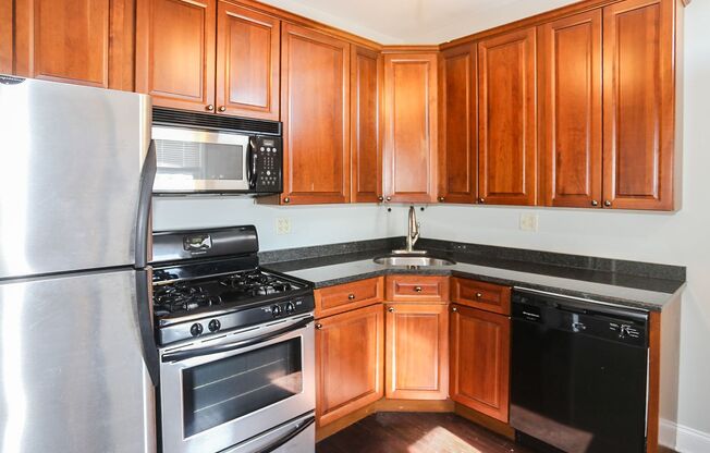 2 beds, 1 bath, 959 sqft, $2,695, Unit 4812-1