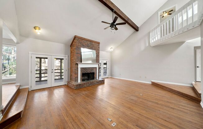 Beautifully RENOVATED Home in ROSWELL With AMAZING Screened in PORCH!!! AVAILABLE NOW!