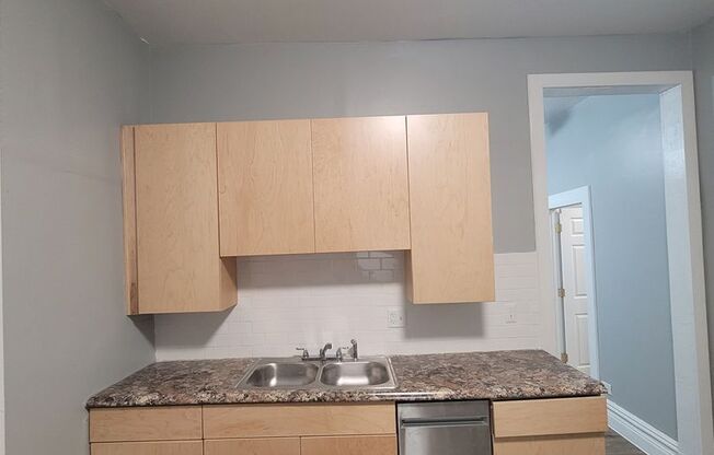 2 beds, 1 bath, $1,650