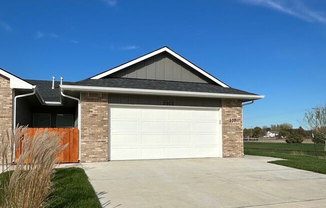 Gorgeous, BRAND NEW 4 Bedroom 2 Bath Duplex with Washer and Dryer included!!