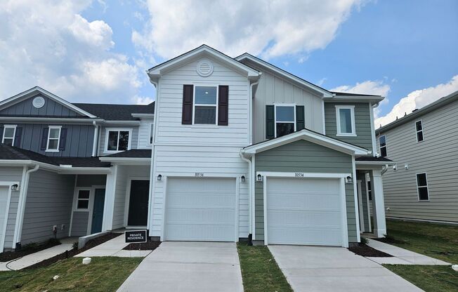 New Construction! Stunning 3Br 2.5Ba in Richland Reserves! Available Now!