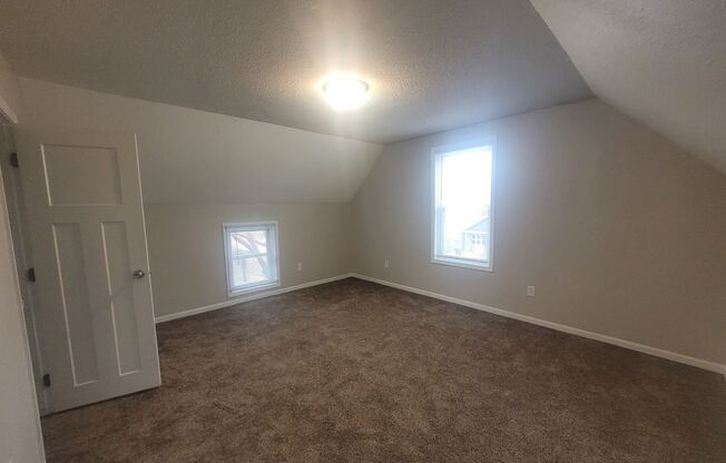 3 beds, 1 bath, $1,395