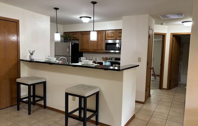 2 beds, 2 baths, 1,040 sqft, $1,825, Unit 20