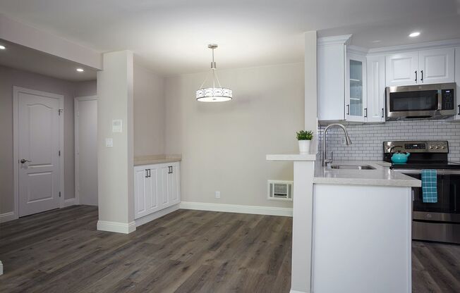 Newly Renovated 2 Bed + 2 Bath Condo in Prime Pasadena Location