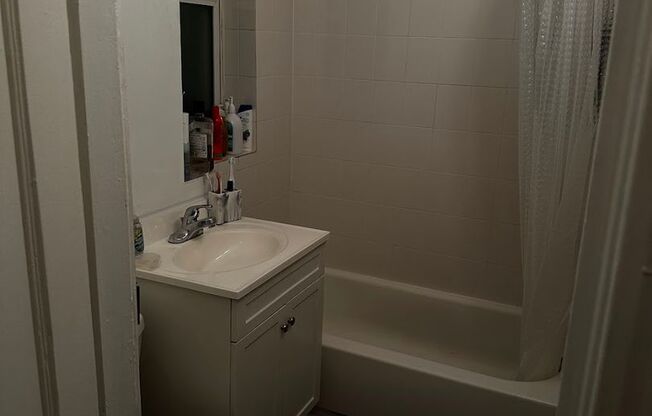 1 bed, 1 bath, $2,550, Unit 10