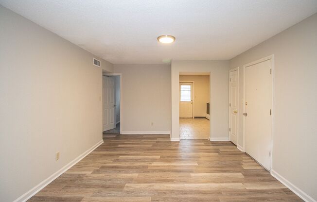 2 beds, 1 bath, $1,050, Unit Apt 1