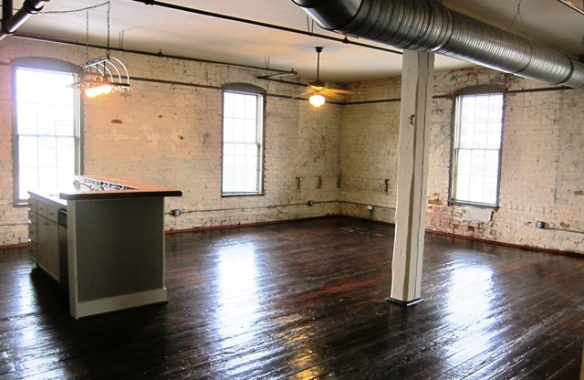 2 beds, 1.5 baths, 1,300 sqft, $1,995, Unit 440