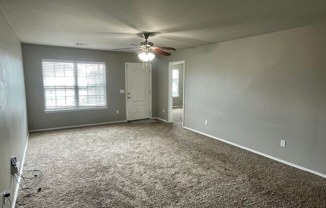 Beautiful 4 bed Bedroom Home in Mustang Schools!