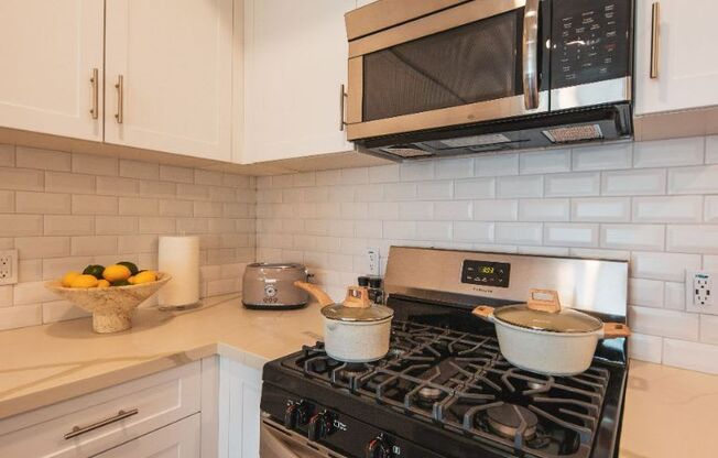 Electric Range In Kitchen at Fedora Bliss LLC, Woodland Hills