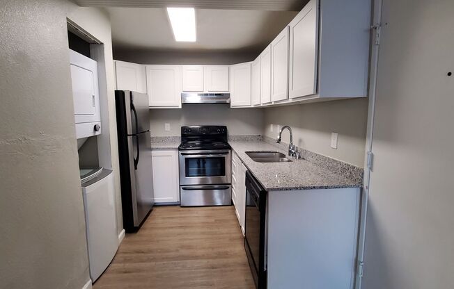 3 beds, 2 baths, 643 sqft, $2,450, Unit A103