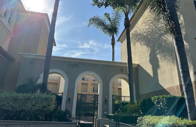 2 beds, 2 baths, 1,090 sqft, $4,475, Unit 120