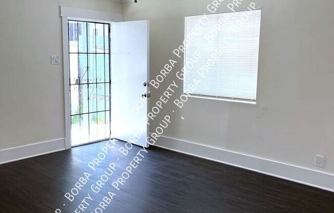 717 E 8 ST