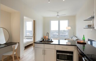 Lyndy Apartments