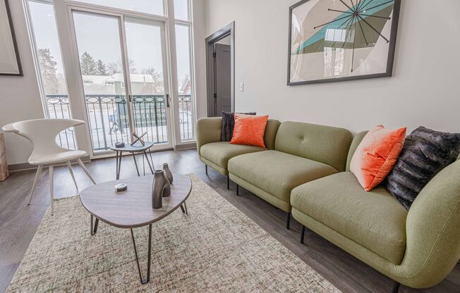 1 bed, 1 bath, 725 sqft, $1,610, Unit A111