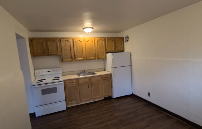 1 bed, 1 bath, 1 sqft, $925, Unit PRI - 7