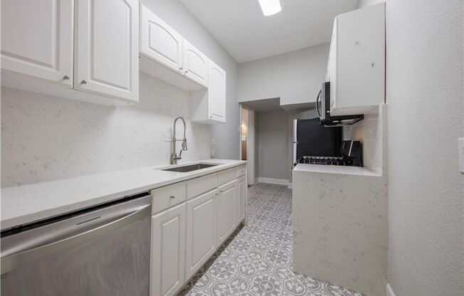 2 beds, 2 baths, $2,795, Unit Unit B