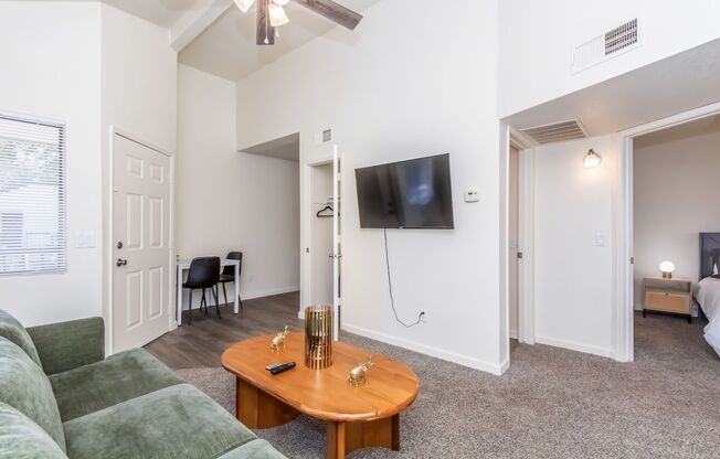 2 beds, 2 baths, 922 sqft, $1,250, Unit 1042