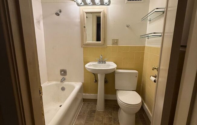 1 bed, 1 bath, 850 sqft, $1,825, Unit 108