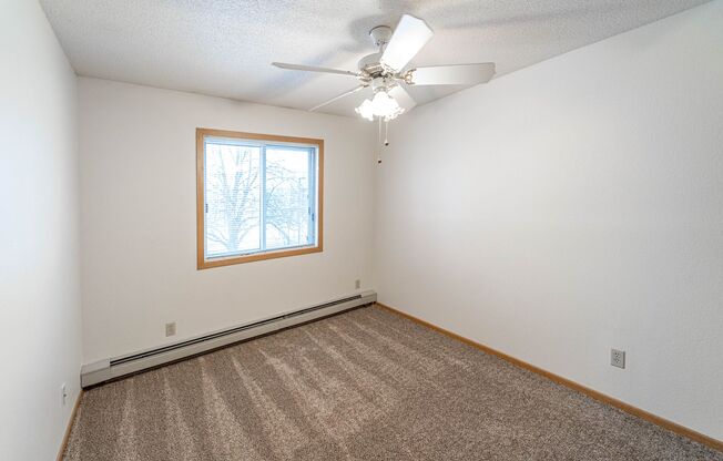 2 beds, 1 bath, 935 sqft, $1,315, Unit 3710235