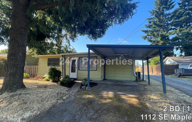 Charming 2 BD | 1 BA Home w/ Large Backyard - Hillsboro