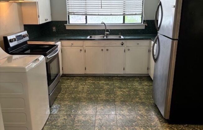 3 beds, 1 bath, $1,450