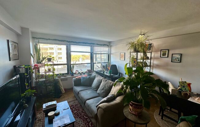 1 bed, 1 bath, 700 sqft, $1,700, Unit 418-0609