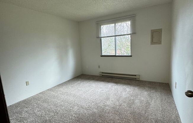 2 beds, 1 bath, 780 sqft, $1,375, Unit A-06