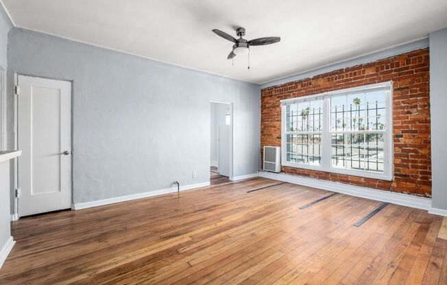 Studio, 1 bath, 450 sqft, $1,350, Unit 405