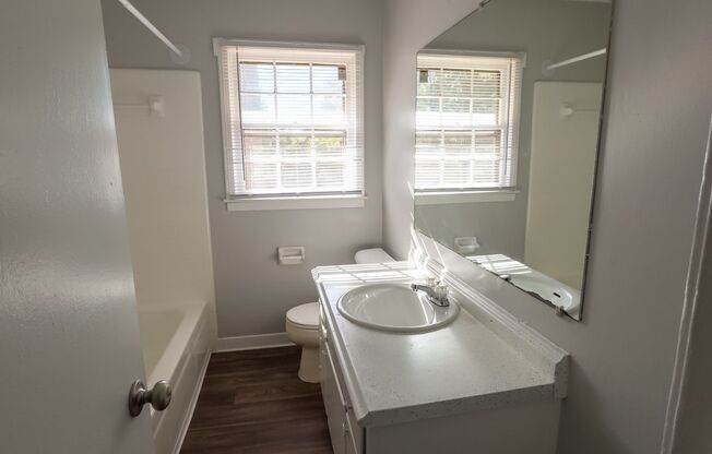 Beautiful Renovated Home Apartments
