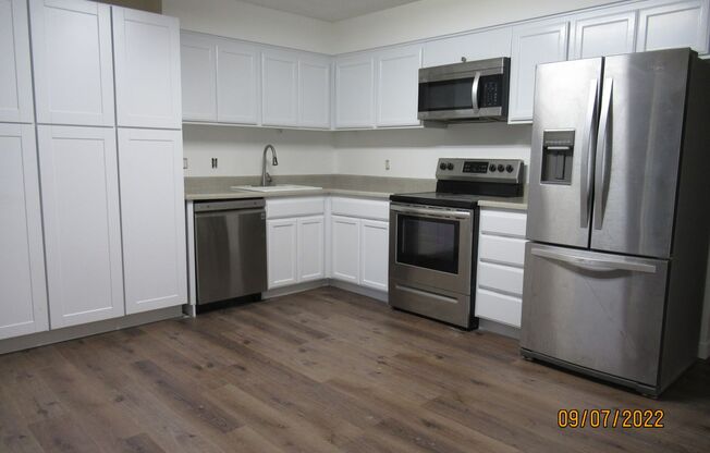 3 beds, 1.5 baths, 1,200 sqft, $2,295, Unit 5014