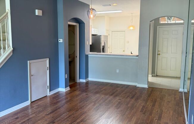 Spacious 2 Bedroom, 1.5 Bath Townhouse For Lease