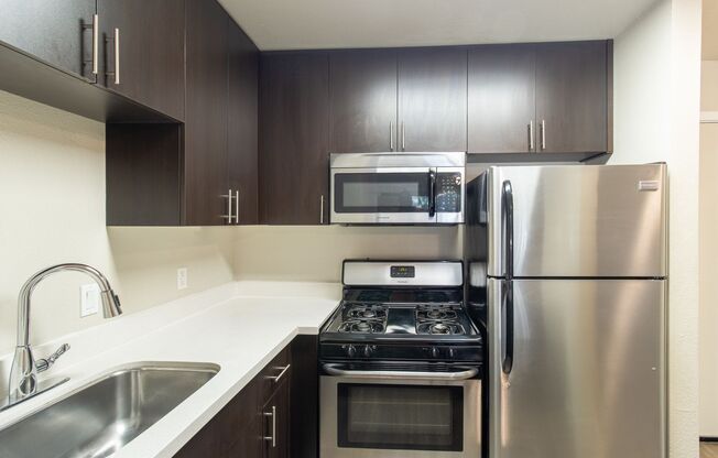 Studio, 1 bath, 451 sqft, $1,450, Unit 91