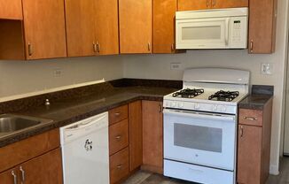 2 beds, 1 bath, $1,545, Unit 1433-2